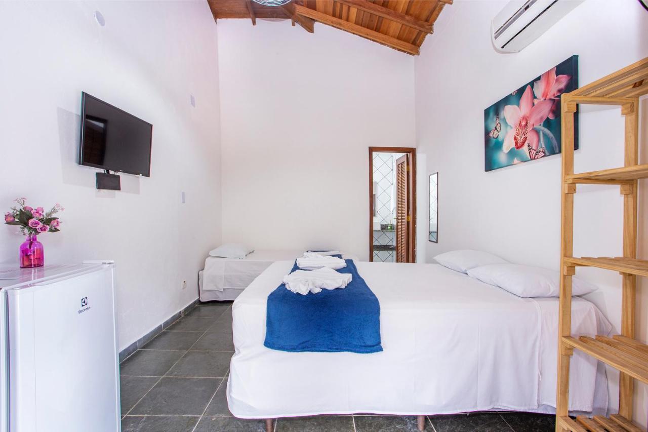 Suites Las Flores Маресиас Екстериор снимка