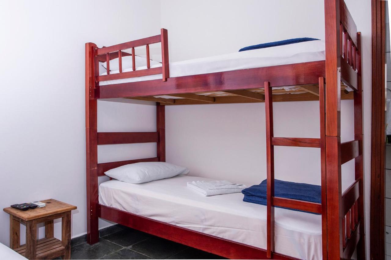 Suites Las Flores Маресиас Екстериор снимка