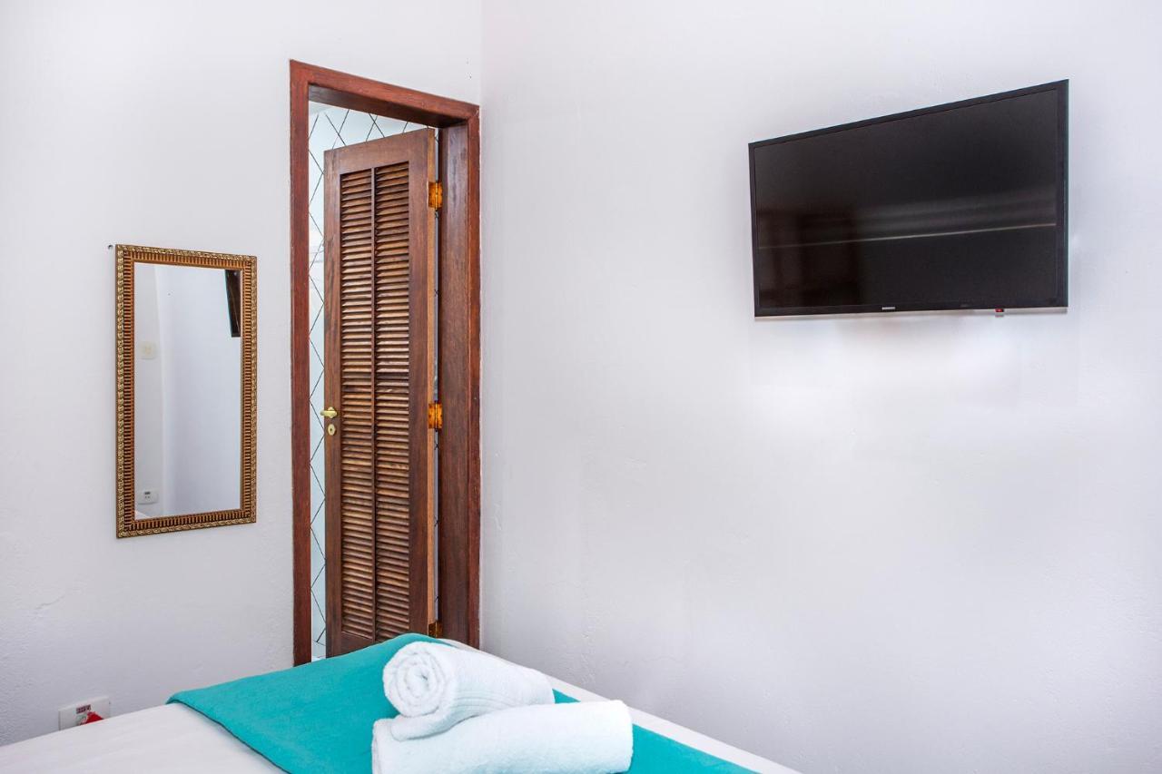 Suites Las Flores Маресиас Екстериор снимка