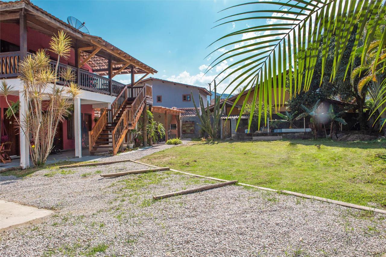 Suites Las Flores Маресиас Екстериор снимка
